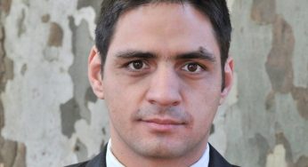 Abandonat la naÈ™tere de mamÄƒ la orfelinat, astÄƒzi director carismatic al unei È™coli din Banat !